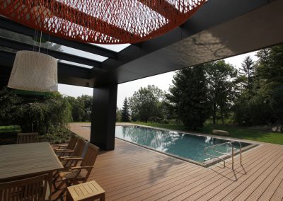 Medence körüli fa teraszburkolat - Budapest XII. ker.