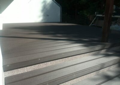 Lépcső burkolása UPM ProfiDeck burkolattal