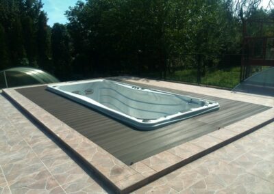 Jacuzzi körüli WPC burkolat